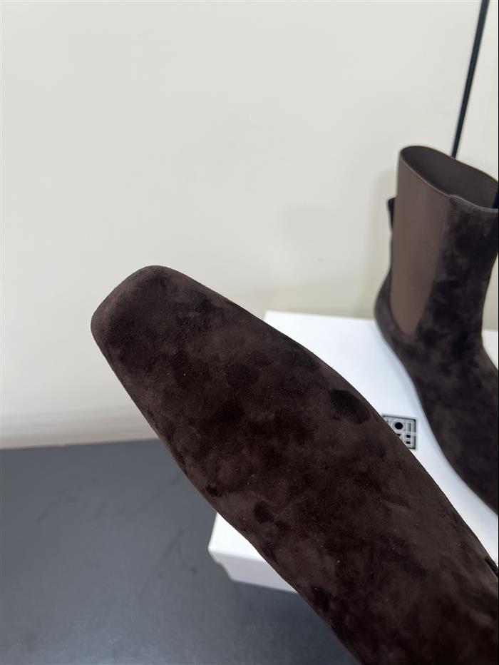 20251128174314833 370